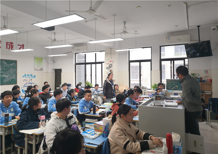 學(xué)生發(fā)展指導(dǎo)中心：生涯規(guī)劃照前程，志愿選擇添光明(圖2)