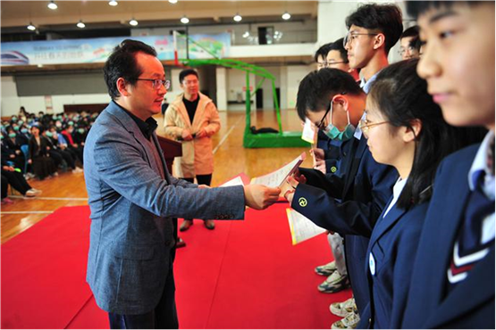 網(wǎng)易新聞：致敬建黨百年 奮斗正當時——合肥七中隆重舉行高一總結(jié)表彰大會(圖12)