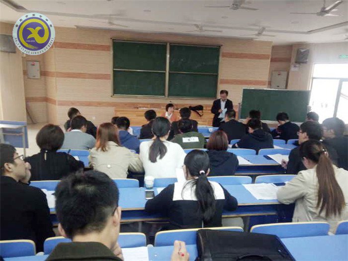 同課異構(gòu)共研討，青年教師展風(fēng)姿(圖14)