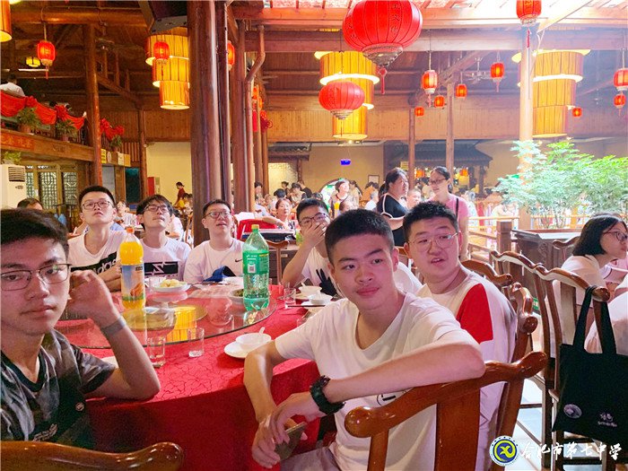八月登頂蜀峰躊躇滿志，六月蟾宮折桂志在必得(圖9)