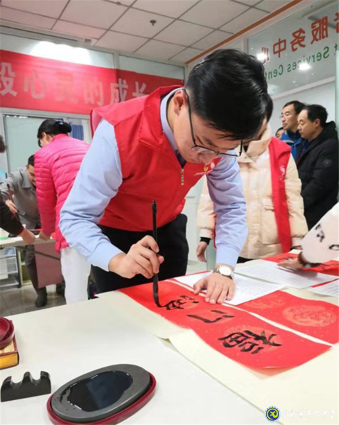 迎新春，賀新年，七中學子歡至科大附屬醫(yī)院寫春聯(lián)(圖2)