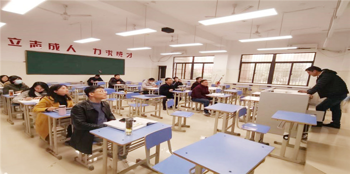 集體備課促教研，專家分享促成長(圖1)