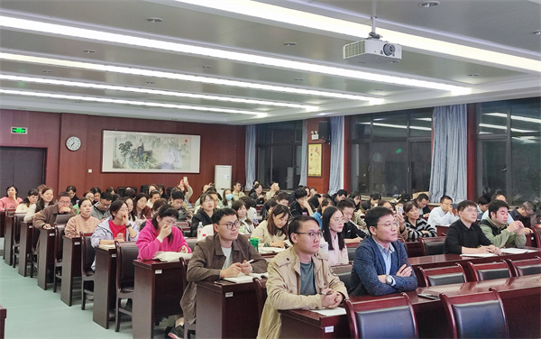 班主任節(jié)系列活動之四——專家引領(lǐng)，遇見更好的你(圖2)