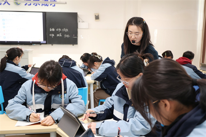 合肥七中智慧語文示范課引領(lǐng)教學新方向(圖2)